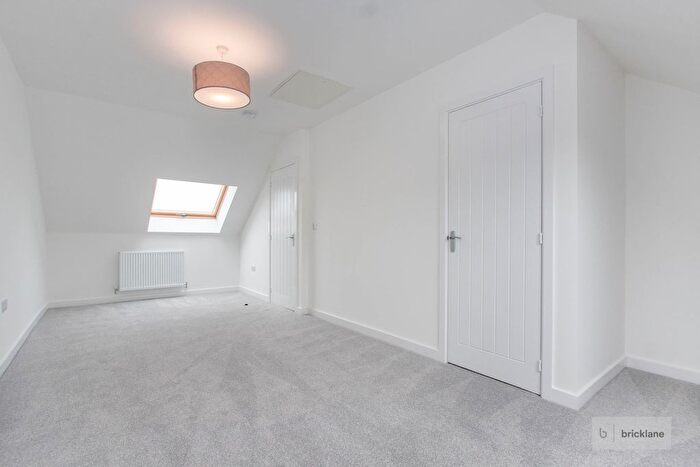 3 Bedroom Property To Rent In Knovill Close, Bristol, BS11