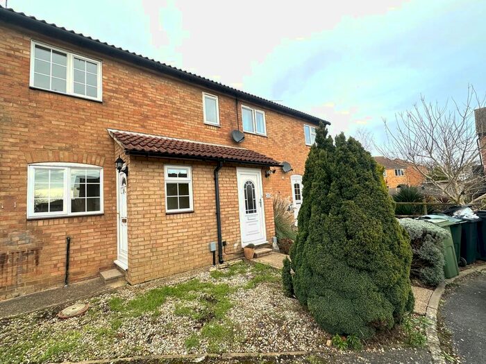 2 Bedroom Property To Rent In Falcon Way, Ashford, TN23