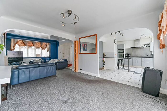 4 Bedroom Semi-Detached House For Sale In Glenhurst Rise, Crystal Palace, London, SE19