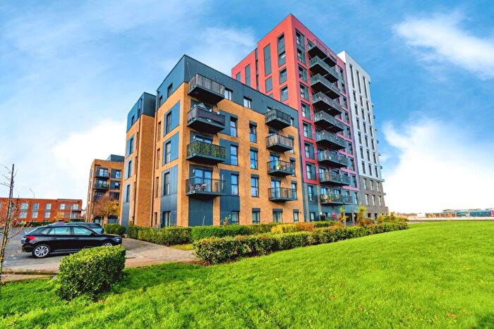 2 Bedroom Flat For Sale In Meridian Way, Southampton, Hampshire, SO14