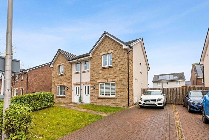 3 Bedroom Semi-Detached House For Sale In Craigton Drive, Bishopton, PA7