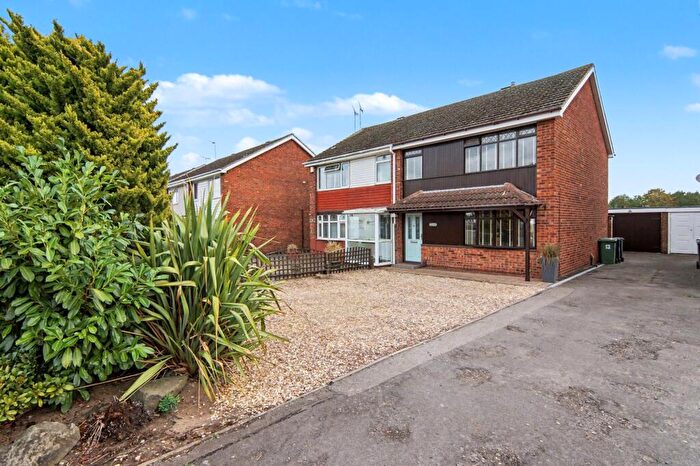 3 Bedroom Semi-Detached House For Sale In Acacia Crescent, Bedworth, CV12