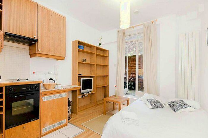 Studio To Rent In Fairholme Road, West Kensington, London, W14
