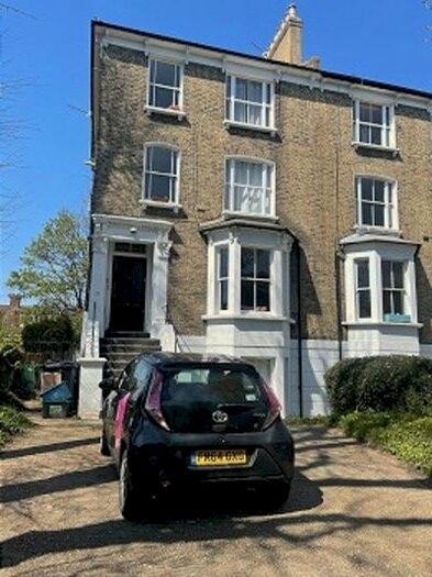 2 Bedroom Flat To Rent In Grosvenor Road, London, E11