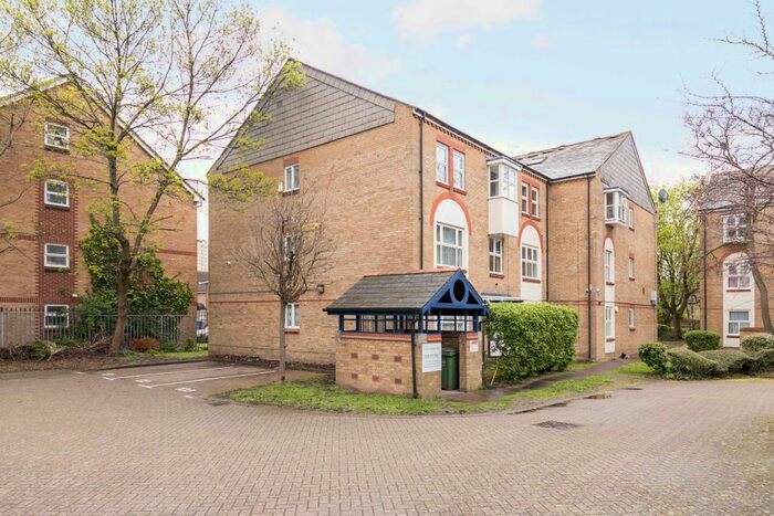 1 Bedroom Flat To Rent In Longfellow Way, London, SE1