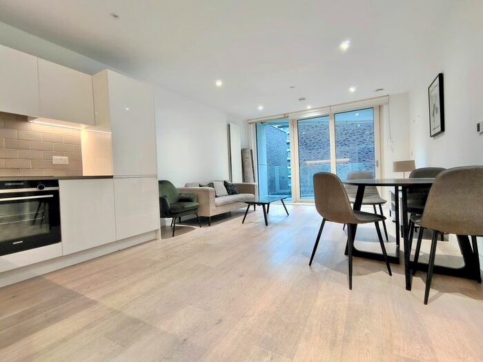 2 Bedroom Flat To Rent In Royal Crest Avenue, London, E16