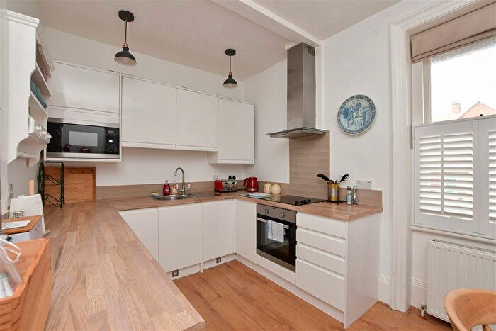 1 Bedroom Flat For Sale In Westgate Bay Avenue, Westgate-On-Sea, Kent, CT8