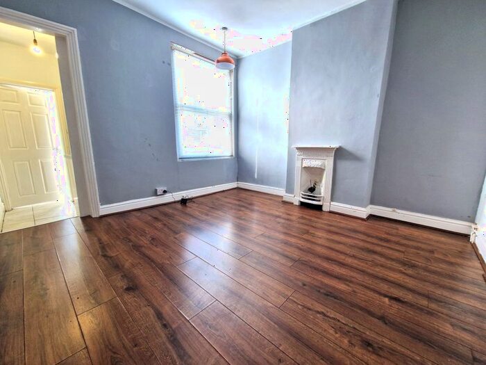 1 Bedroom Flat To Rent In Clarence Road, Rugby, CV21