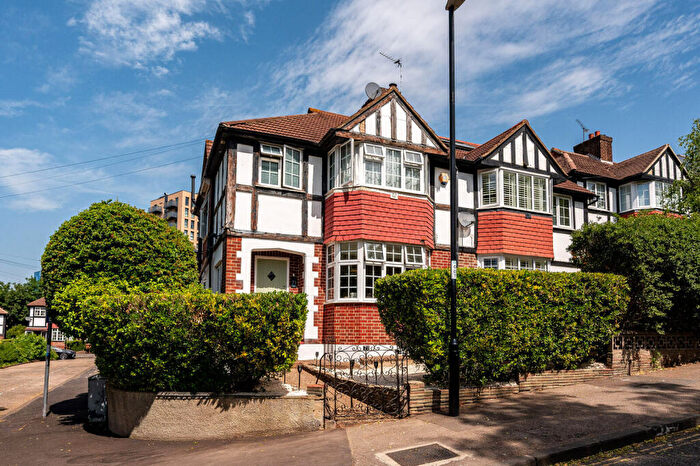 3 Bedroom Semi Detached House For Sale In Morden Hill, Blackheath, London, SE13