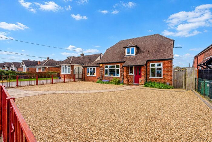 4 Bedroom Detached House For Sale In Manor Road, Caddington, Luton, Bedfordshire, LU1