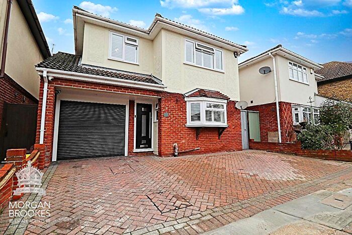 4 Bedroom Detached House For Sale In Westwater, South Benfleet, SS7