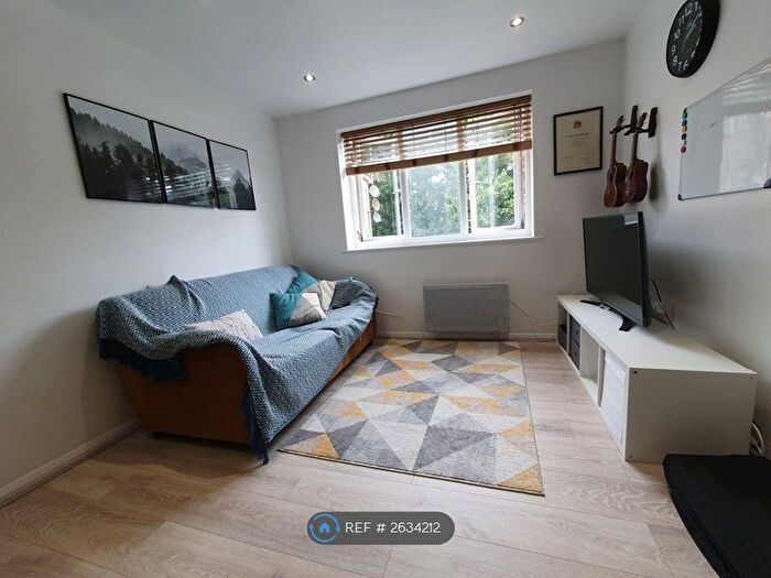 1 Bedroom Flat To Rent In Mavis Court, London, NW9