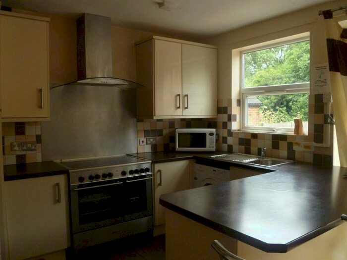 5 Bedroom Semi-Detached House To Rent In **&#pppw Excluding** Lace Street, Dunkirk, NG7