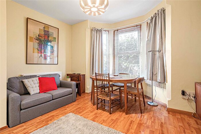 1 Bedroom Apartment To Rent In Cowley Road, East Oxford, OX4