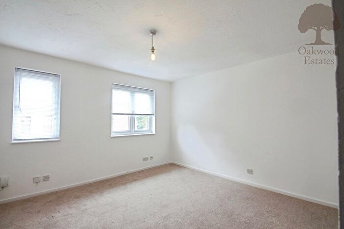 1 Bedroom Maisonette To Rent In Lowdell Close, Yiewsley, West Drayton, UB7