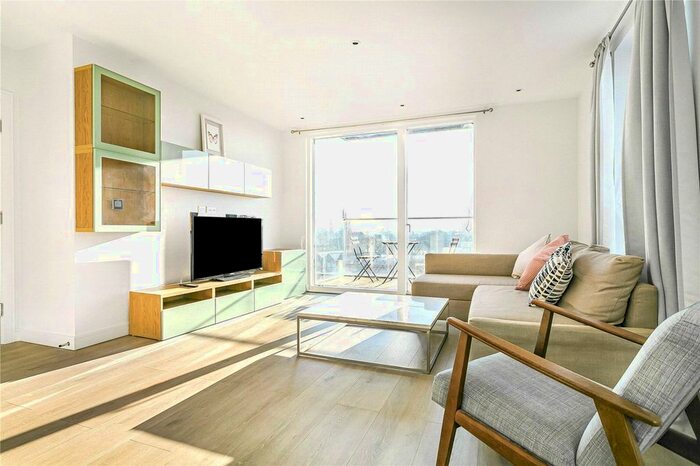 2 Bedroom Flat To Rent In Kempton House, Heritage Place, Brentford, TW8