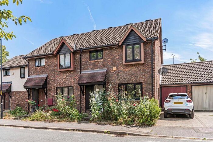 2 Bedroom Semi-Detached House To Rent In Allendale Close, Camberwell, London, SE5