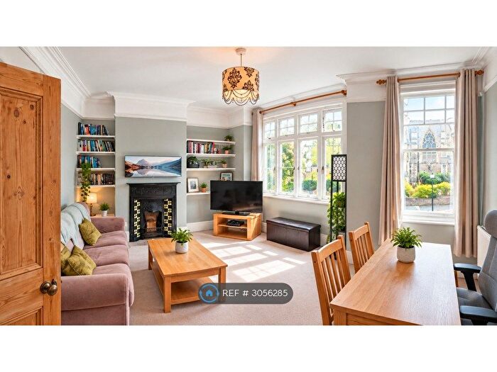 2 Bedroom Flat To Rent In Trinity Rise, London, SW2