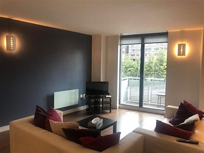 2 Bedroom Flat To Rent In Dearmans Place, Salford, M3