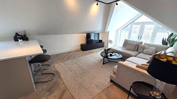 2 Bedroom Flat To Rent In Briarwood Gardens, Liverpool, Liverpool, Merseyside, L18