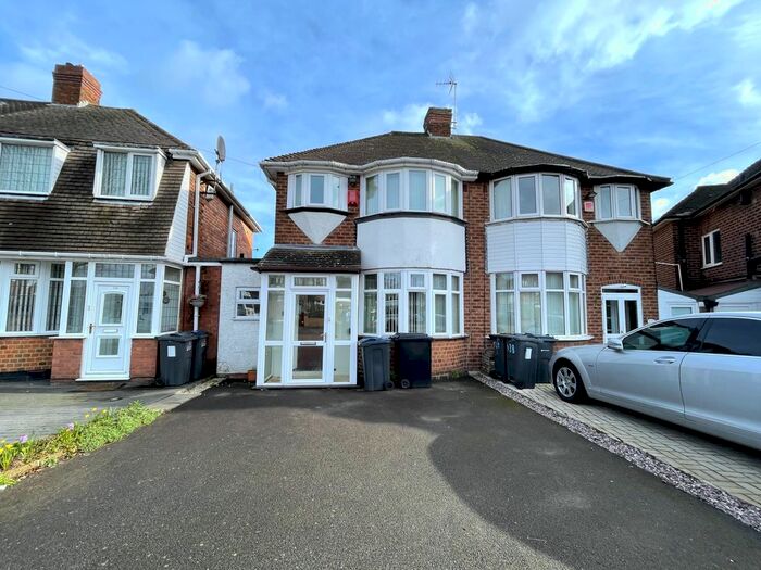 3 Bedroom Semi-Detached House To Rent In Hollydale Road, Birmingham, West Midlands, B24