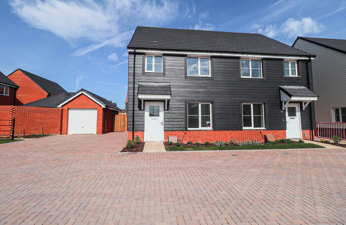 3 Bedroom Semi-Detached House To Rent In Angora Road, Andover, SP11