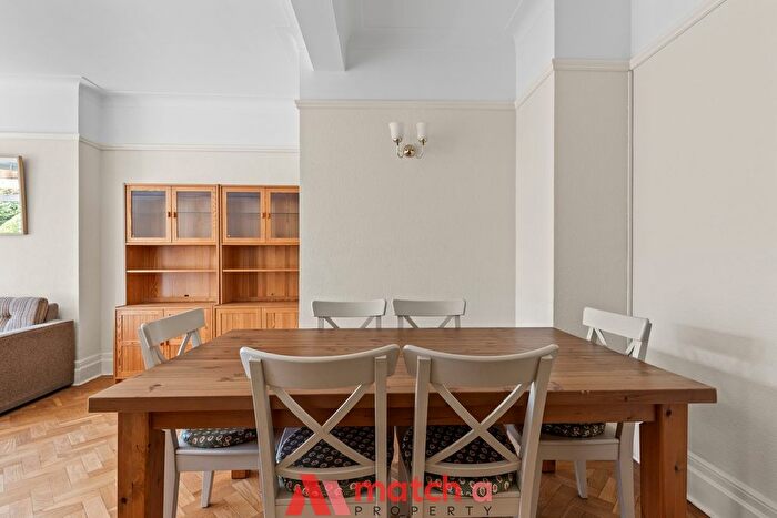 3 Bedroom Flat To Rent In Haven Green Court, Haven Green, London, W5