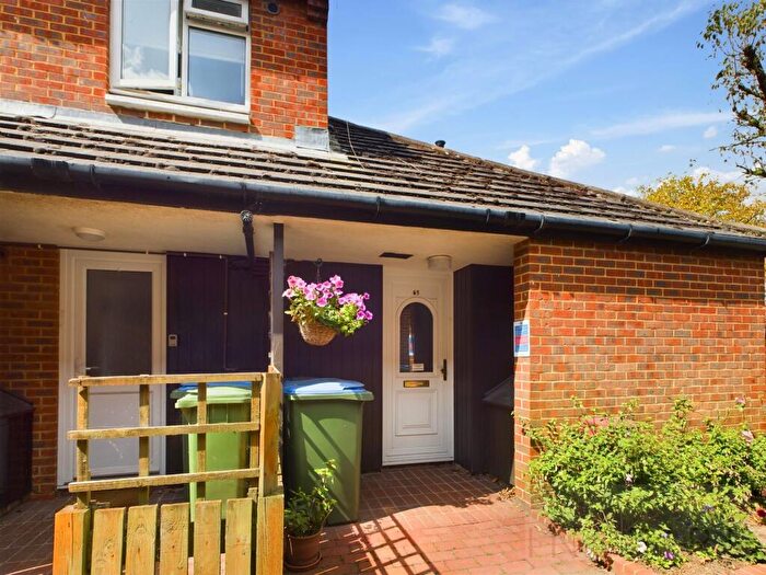 Studio To Rent In Serrin Way, Horsham, RH12