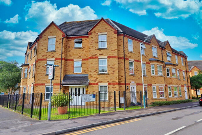 2 Bedroom Flat To Rent In Greenwich Court, Romford, RM1