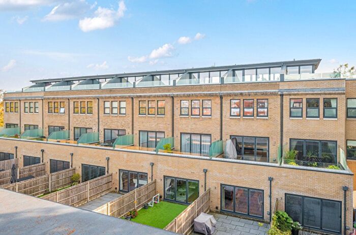 4 Bedroom Detached House For Sale In Wykeham Place, Fareham, Hampshire, PO16
