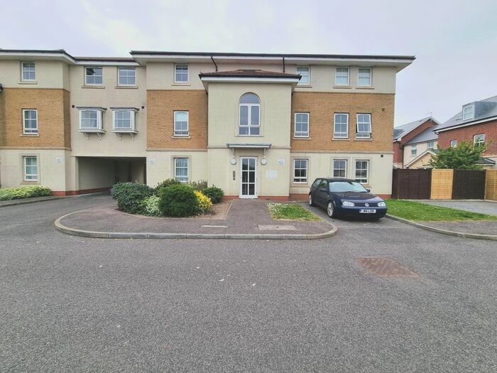 2 Bedroom Flat To Rent In Trafalgar Driver, Walmer, CT14