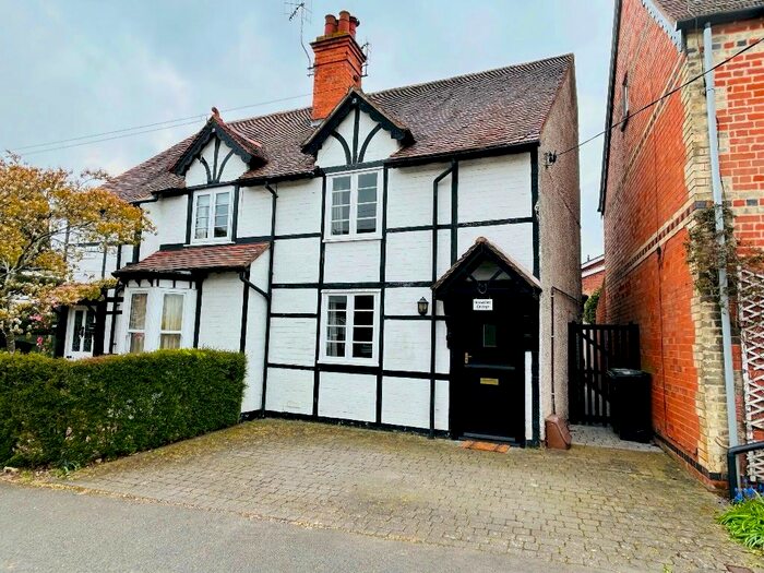 3 Bedroom Cottage For Sale In Hughes Lane, Evesham, WR11