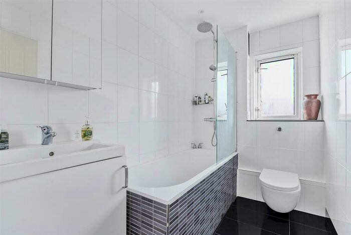 2 Bedroom Apartment To Rent In Rossetti Road, South Bermondsey, SE16