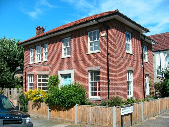 3 Bedroom Apartment To Rent In Leinster Avenue, East Sheen, London, SW14