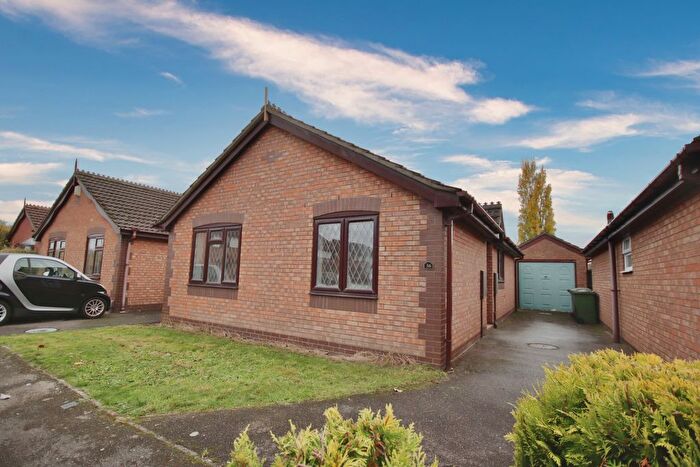 2 Bedroom Detached Bungalow For Sale In Earls Drive, Lincoln, LN6