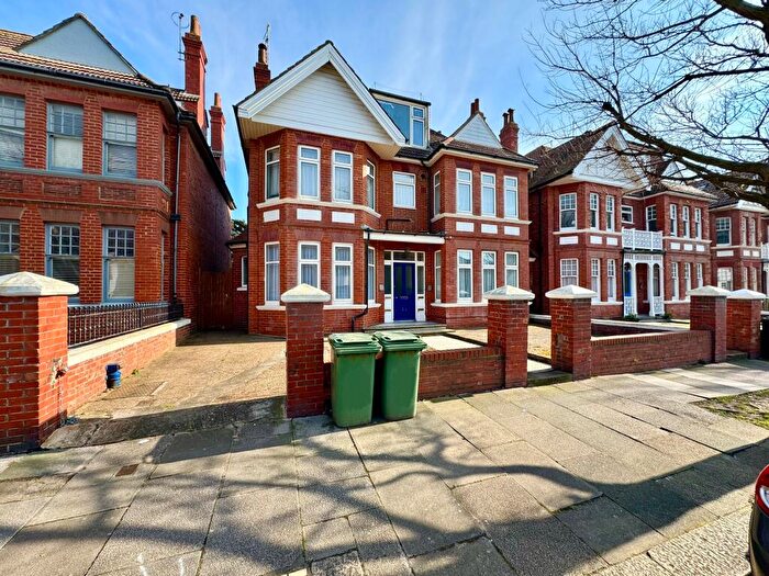 2 Bedroom Apartment To Rent In Vallance Gardens, Hove, BN3