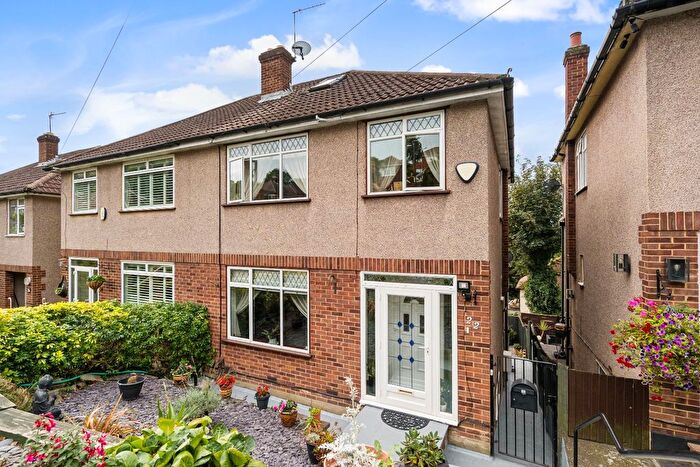 3 Bedroom Semi-Detached House To Rent In Broom Mead, Bexleyheath, DA6