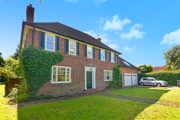 5 Bedroom Detached House To Rent In Love Lane, Kings Langley, Hertfordshire, WD4