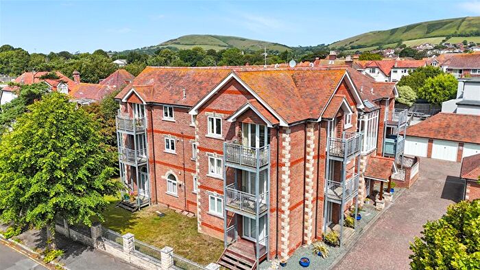 2 Bedroom Apartment For Sale In Burlington Road, BH19