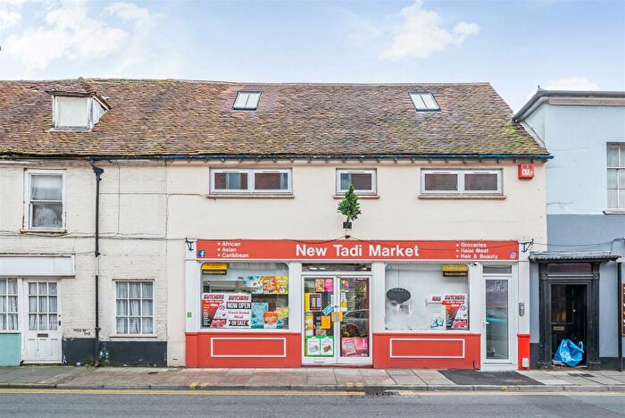 1 Bedroom Flat To Rent In Brown Street, Salisbury, SP1