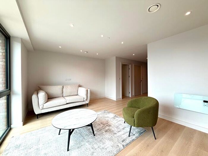 2 Bedroom Apartment To Rent In Waterhouse Gardens Dutton Street, M3