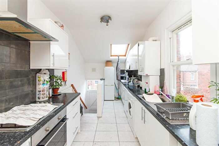 5 Bedroom Maisonette To Rent In Wolseley Gardens, Jesmond, Newcastle Upon Tyne, NE2