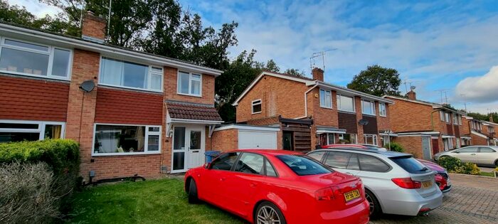 3 Bedroom House To Rent In Greenleas Close, Yateley, GU46