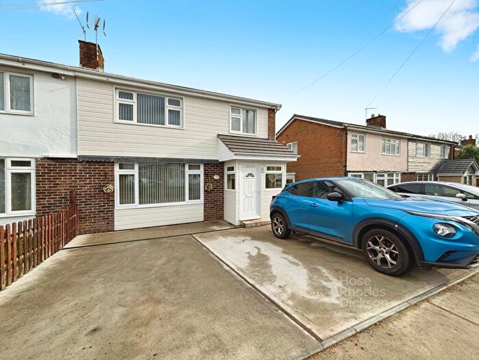 3 Bedroom Semi-Detached House For Sale In Cameron Close, Newport, Isle Of Wight, PO30