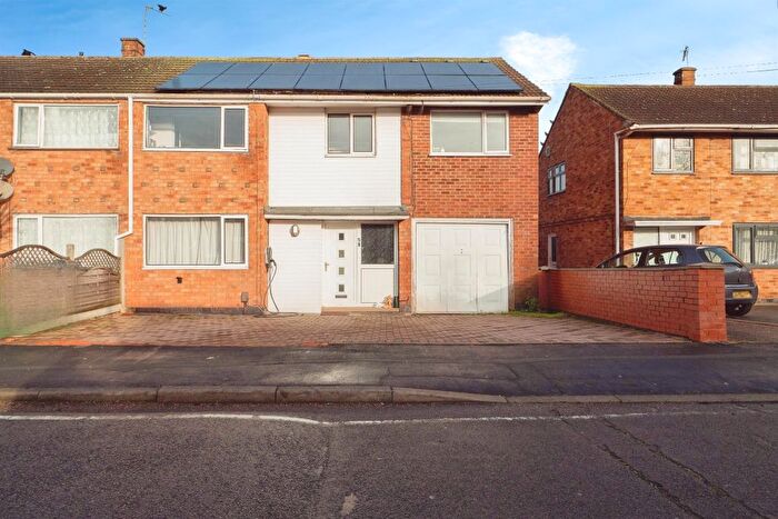 5 Bedroom Semi Detached House For Sale In Ivydale Road, Thurmaston, Leicester, LE4