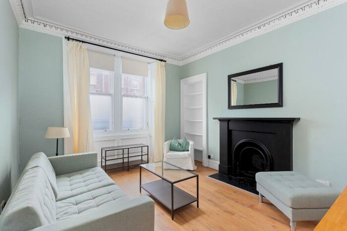 2 Bedroom Flat To Rent In Gardner's Crescent, Edinburgh, EH3