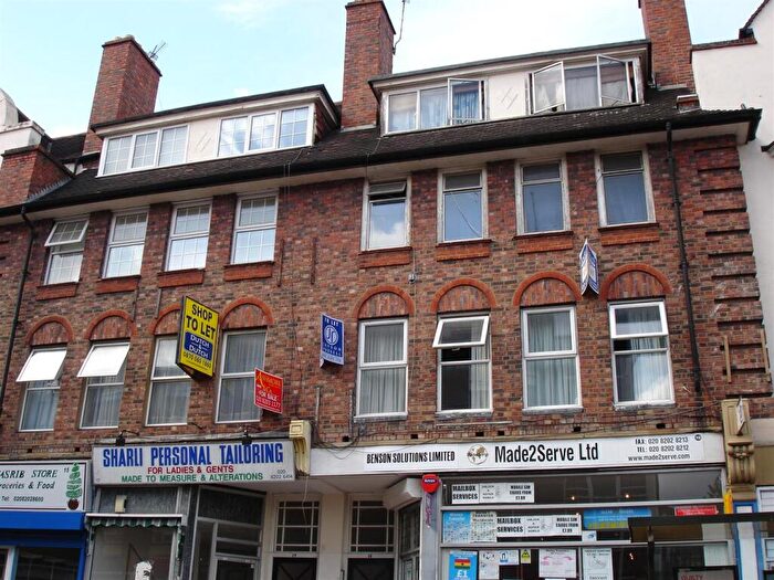 3 Bedroom Apartment To Rent In Finchley Lane, Hendon, London, NW4