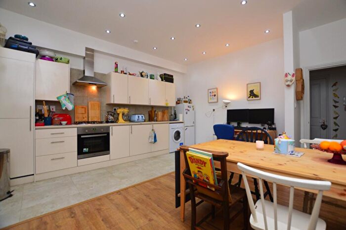 2 Bedroom Flat To Rent In Anerley Hill Crystal Palace, SE19