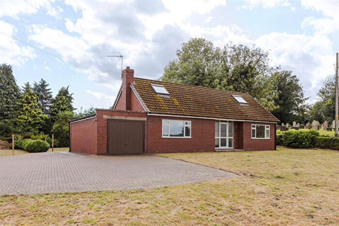 3 Bedroom Detached Bungalow For Sale In Chapel Lane, Whitton, DN15
