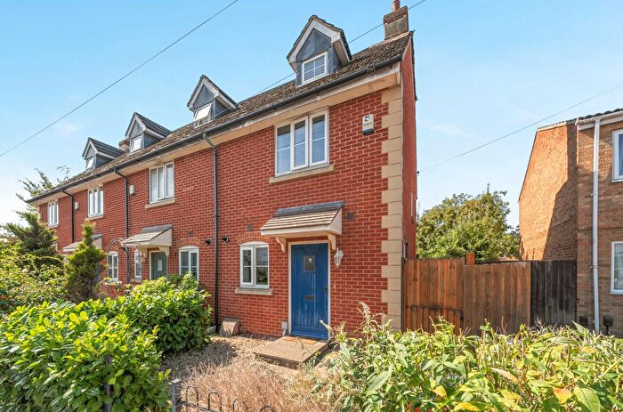 3 Bedroom End Of Terrace House For Sale In Green Road, Upper Stratton, Swindon, SN2